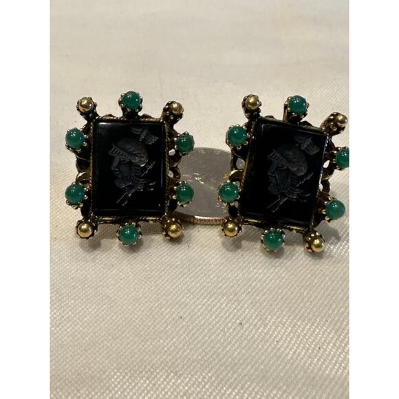 Intaglio Soldier Cameo Earrings Onyx Green Cabochon Stones Screwback Vtg 60s - Picture 1 of 6